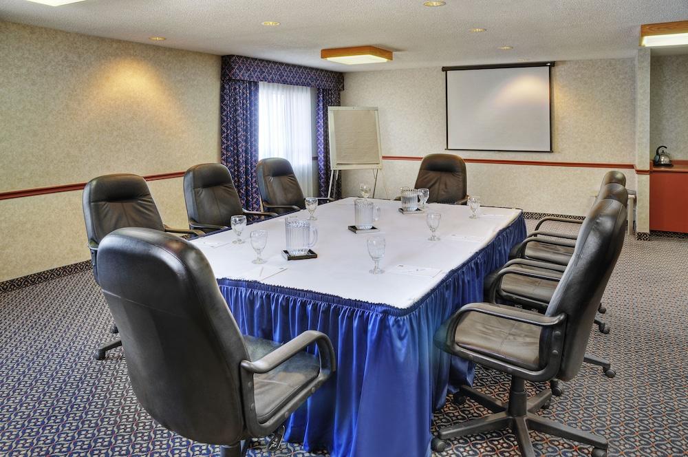 Comfort Suites Лондон Екстериор снимка