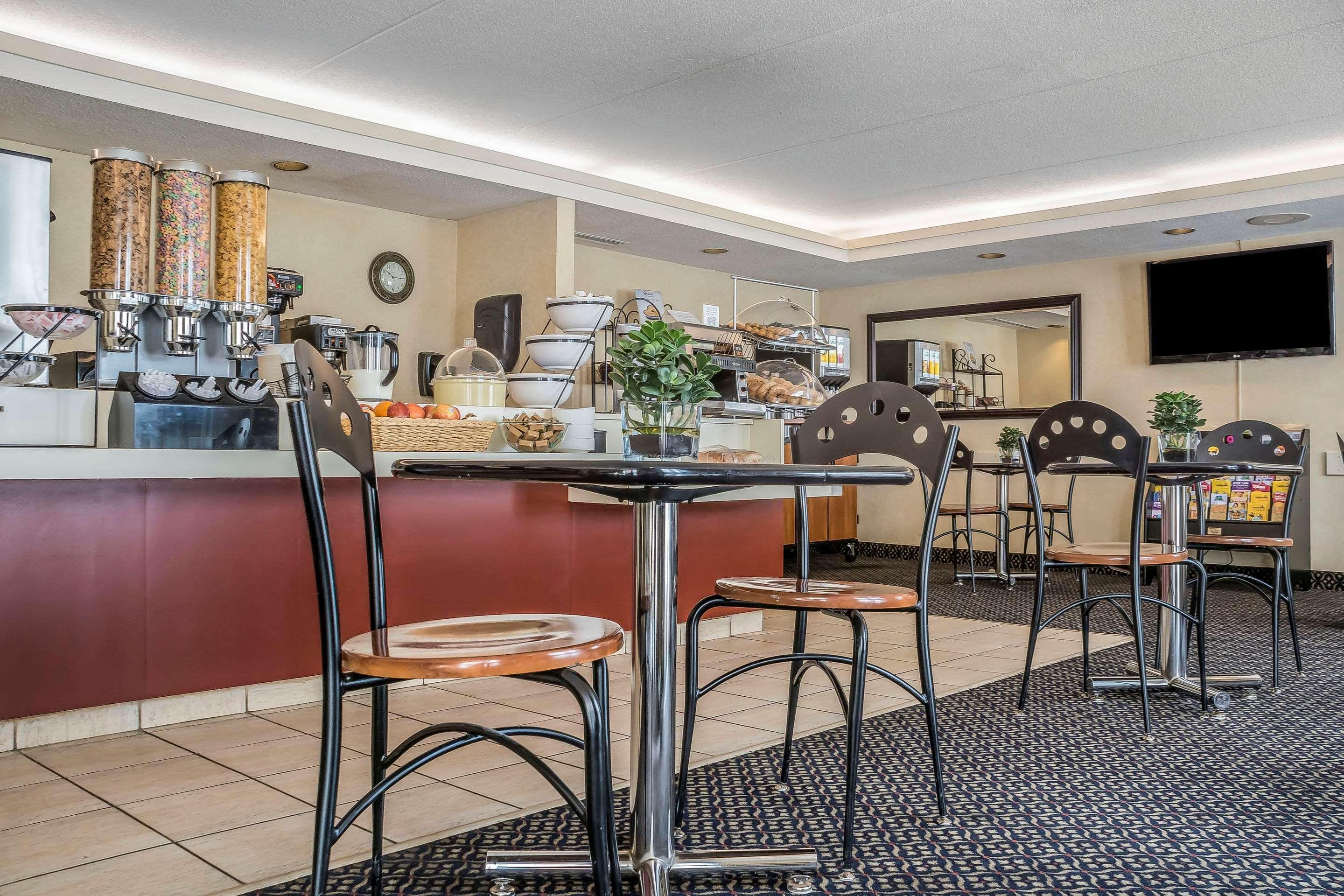 Comfort Suites Лондон Екстериор снимка
