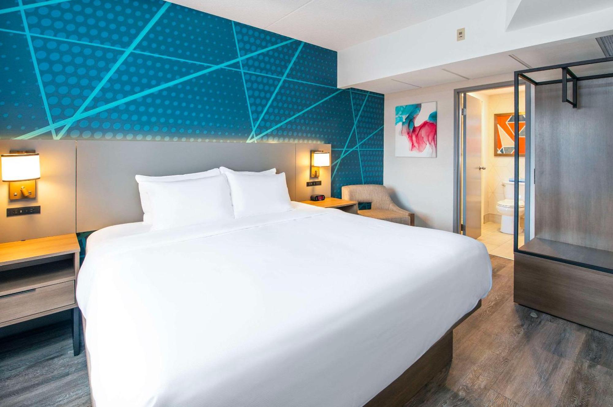 Comfort Suites Лондон Екстериор снимка