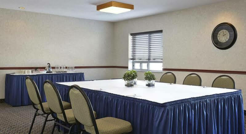 Comfort Suites Лондон Екстериор снимка